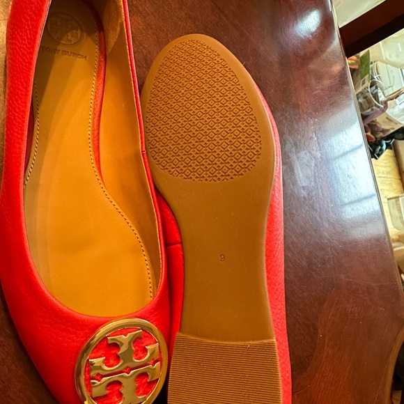 Tory Burch Shoe - Picture 3 of 4